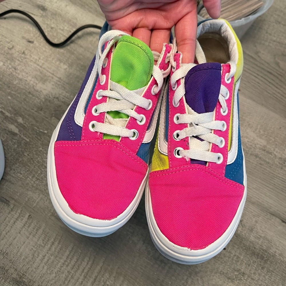 Vans - Picture 3 of 3